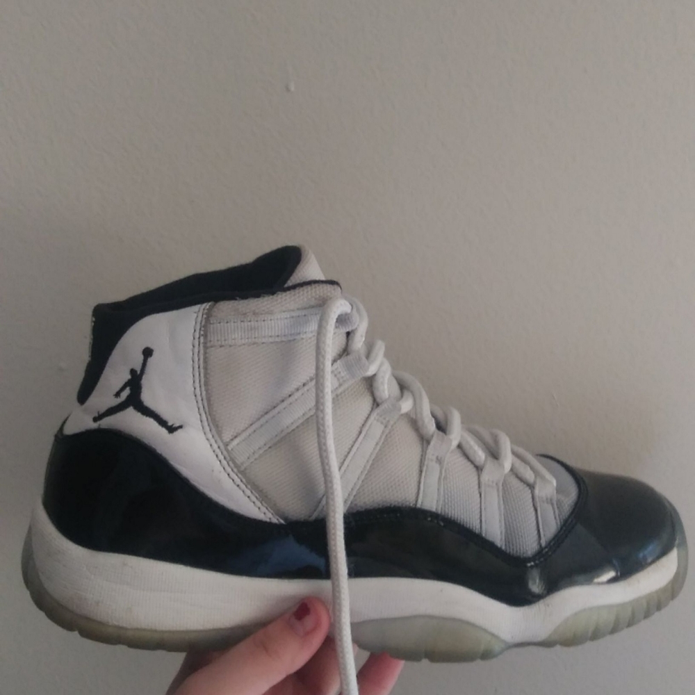 Jordan 11s concord originals size 7 youth